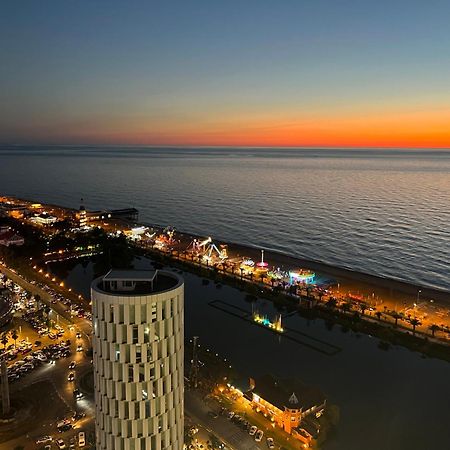 Ng Premium Apartments In Alliance Palace Batum Dış mekan fotoğraf