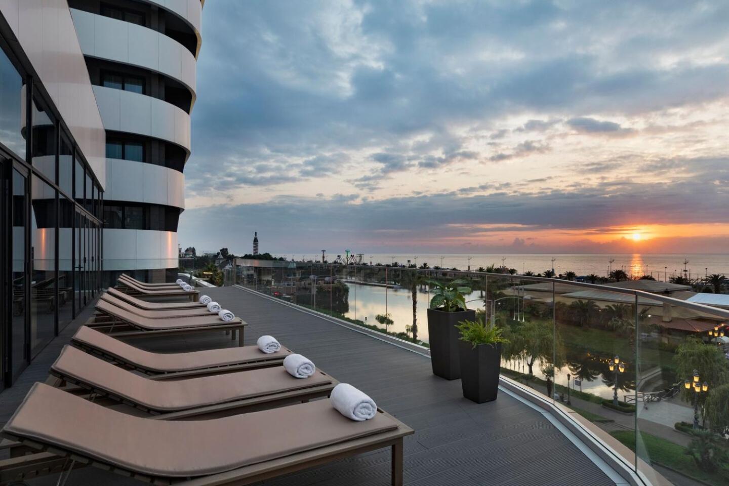Ng Premium Apartments In Alliance Palace Batum Dış mekan fotoğraf