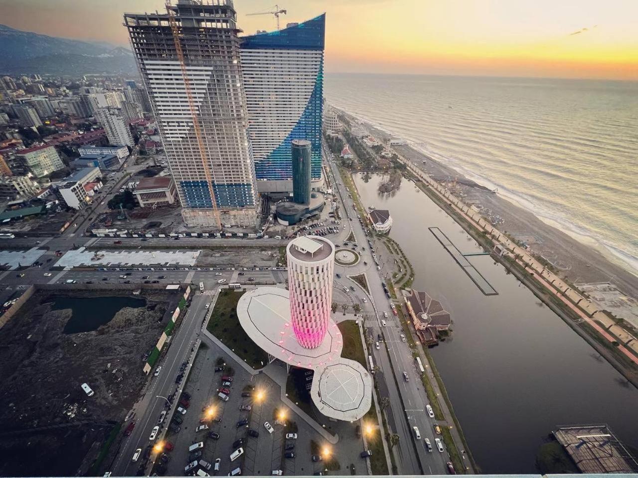 Ng Premium Apartments In Alliance Palace Batum Dış mekan fotoğraf