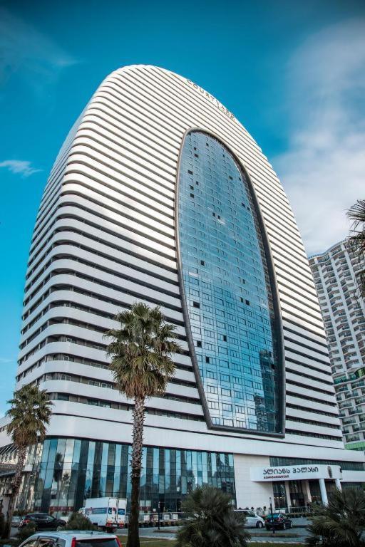 Ng Premium Apartments In Alliance Palace Batum Dış mekan fotoğraf